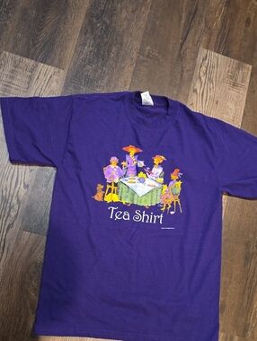 Tea Shirt Purple Graphic ladies Tee medium